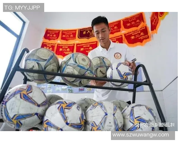 无冕之路上的足球明星们如何在绿茵场上书写自己的传奇故事